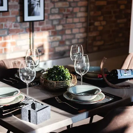 Luxurious Urban Living - Premium Downtown Next To Hbf