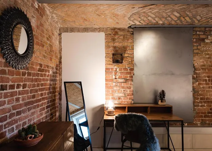 Luxurious Urban Living - Premium Downtown Next To Hbf