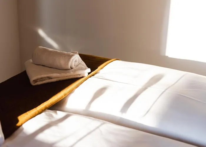 Luxurious Urban Living - Premium Downtown Next To Hbf