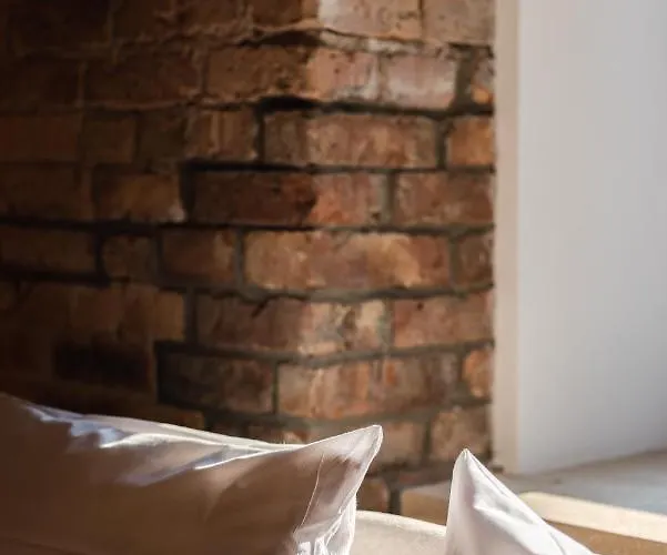 Luxurious Urban Living - Premium Downtown Next To Hbf