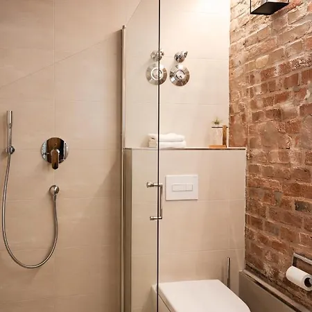 Luxurious Urban Living - Premium Downtown Next To Hbf Lägenhet *