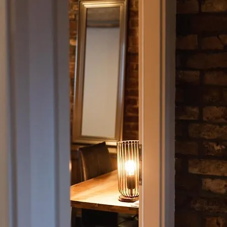 Luxurious Urban Living - Premium Downtown Next To Hbf Lägenhet *