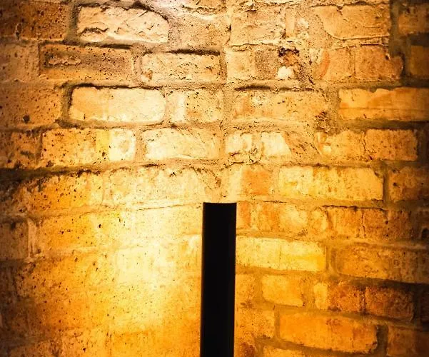 Luxurious Urban Living - Premium Downtown Next To Hbf