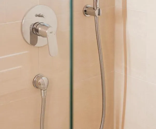 Luxurious Urban Living - Premium Downtown Next To Hbf